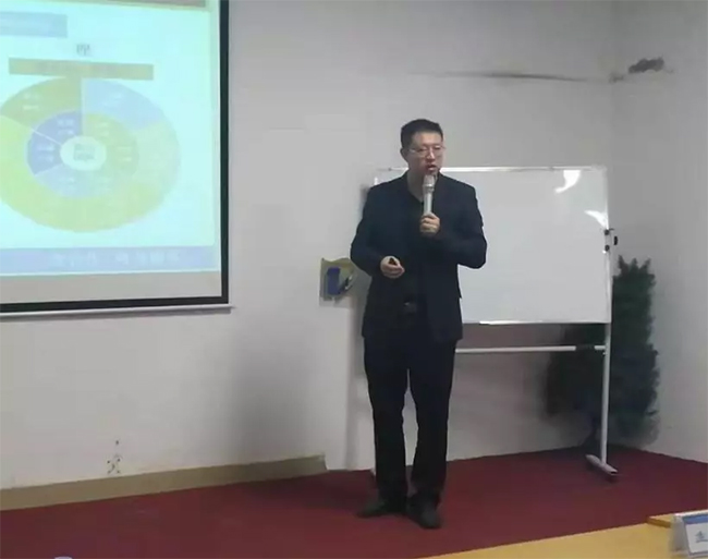 廣東朗歐企業(yè)管理研究院產(chǎn)品工程師、副總經(jīng)理王雁秋老師